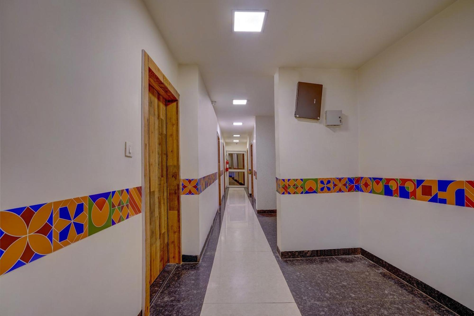 Super Hotel O Traveller Inn Лакхнау Екстер'єр фото